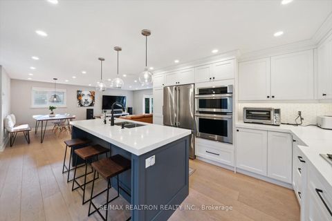 Photo 9 at 89 Devins Drive, Aurora Heights, Aurora