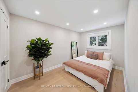 Photo 15 at 89 Devins Drive, Aurora Heights, Aurora