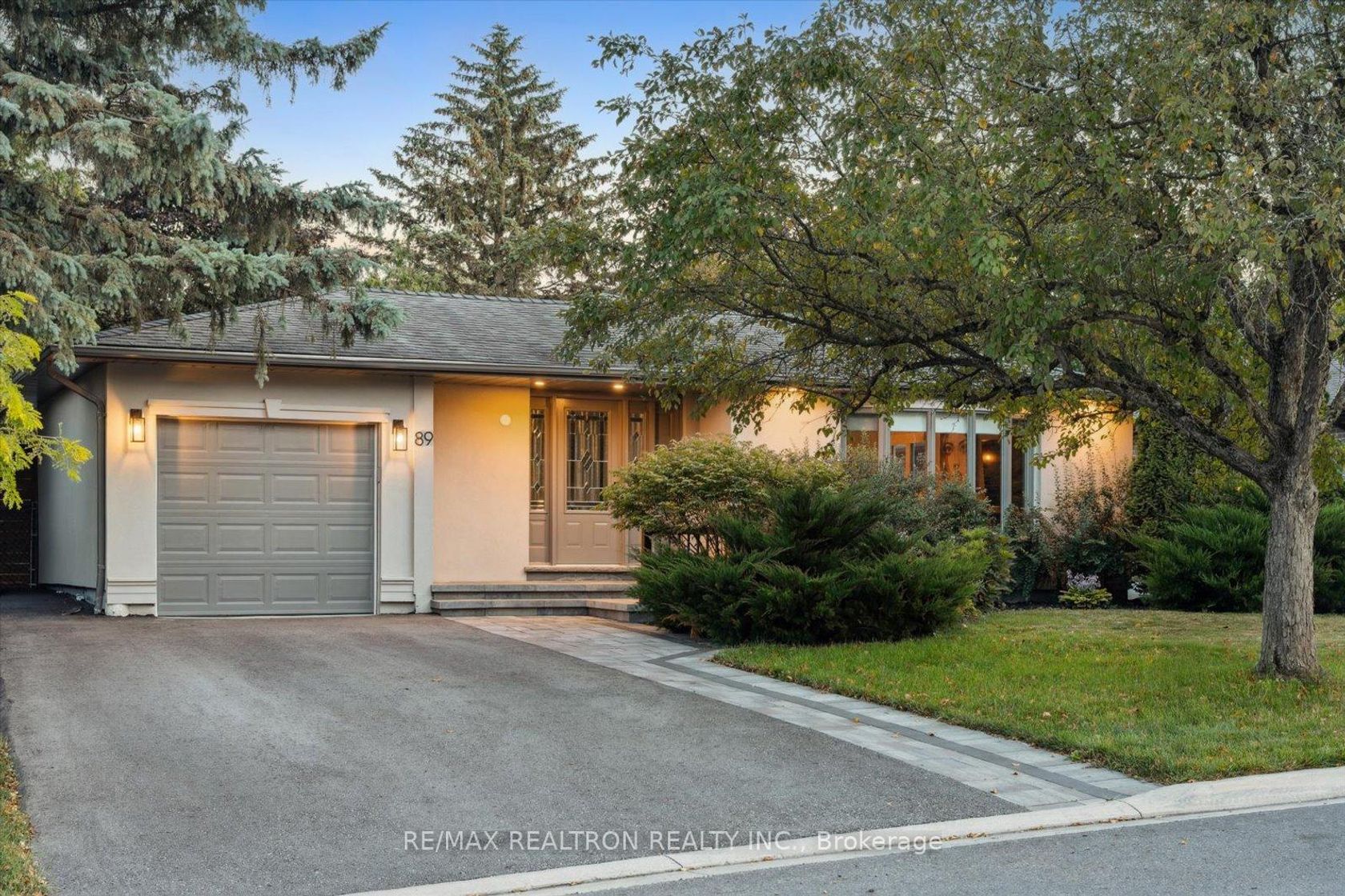 89 Devins Drive, Aurora Heights, Aurora 