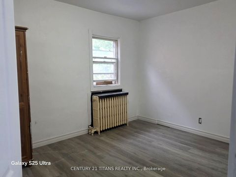 Photo 4 at 119 Heale Avenue, Cliffside, Toronto