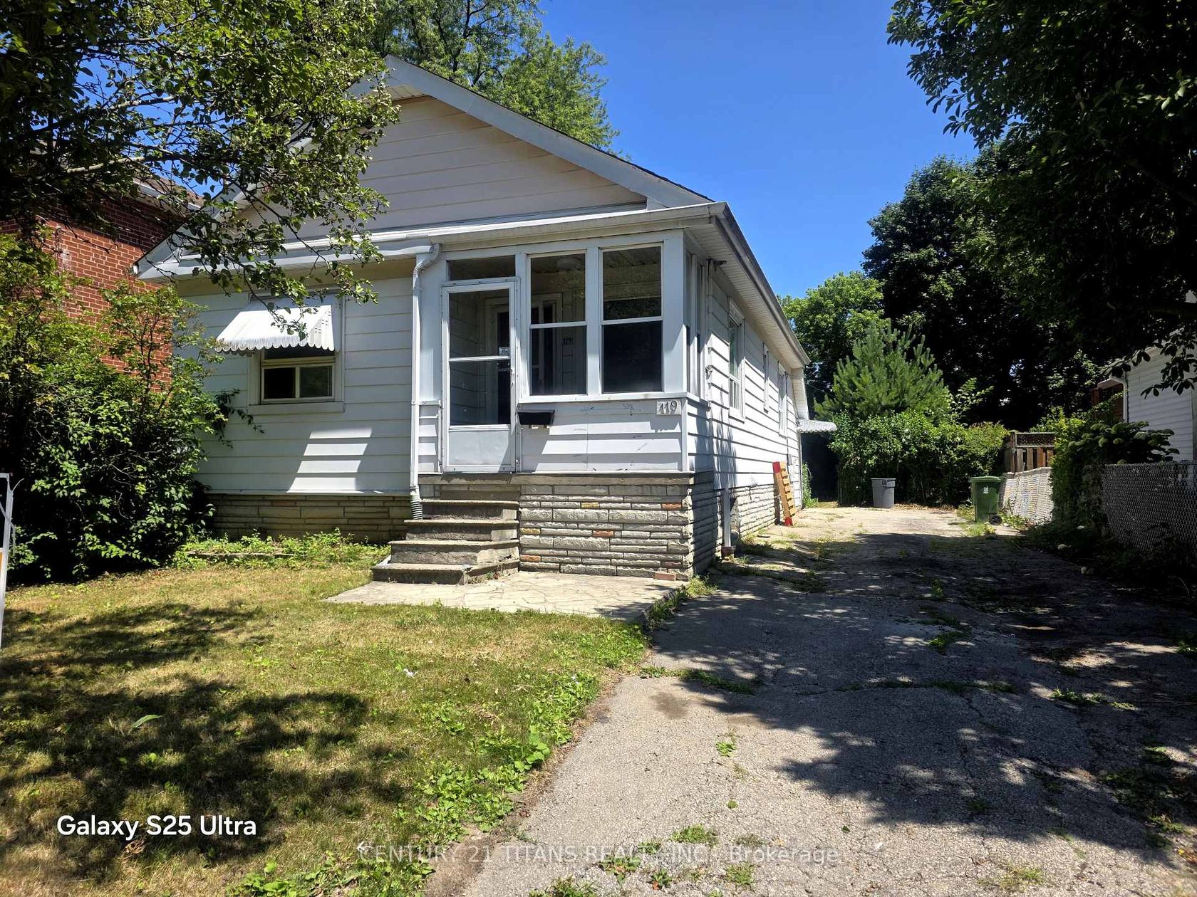 119 Heale Avenue, Cliffside, Toronto by Loree Meneguzzi Real Estate 119 Heale Avenue, Cliffside, Toronto