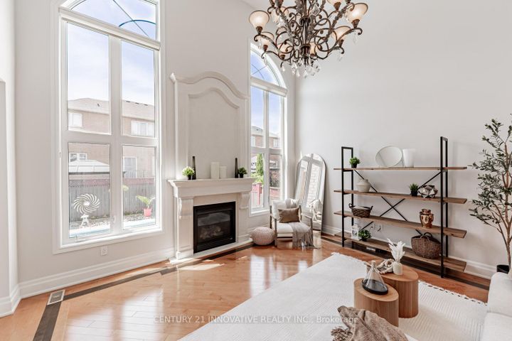 Photo 10 at 7 Stonechurch Crescent, Box Grove, Markham