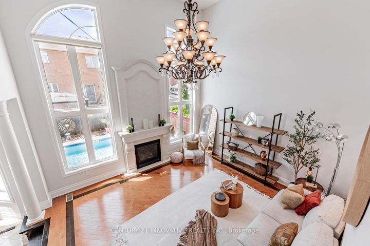 Photo 11 at 7 Stonechurch Crescent, Box Grove, Markham