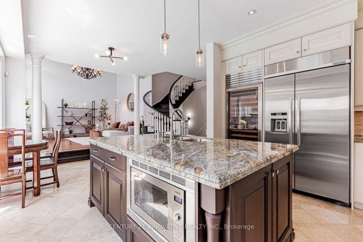 Photo 13 at 7 Stonechurch Crescent, Box Grove, Markham