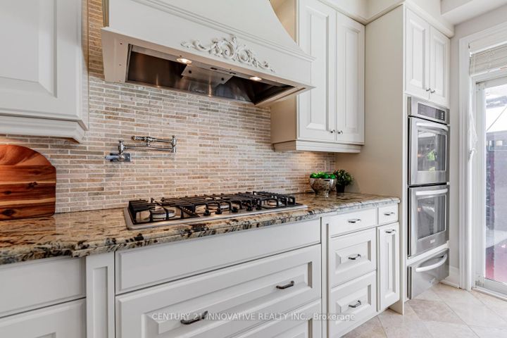 Photo 15 at 7 Stonechurch Crescent, Box Grove, Markham