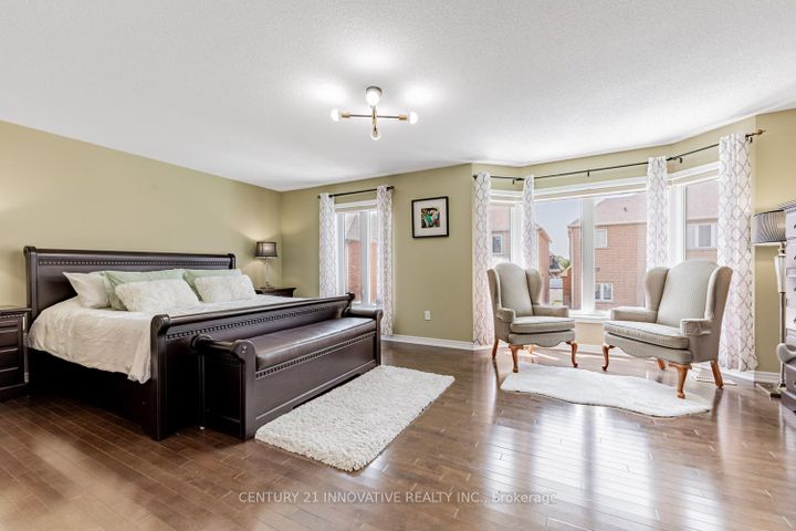 Photo 18 at 7 Stonechurch Crescent, Box Grove, Markham
