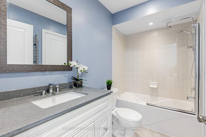 Photo 27 at 7 Stonechurch Crescent, Box Grove, Markham