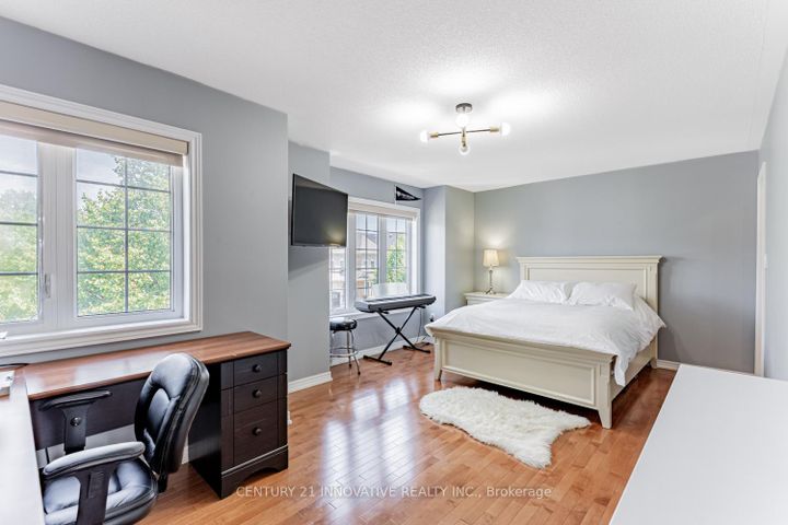 Photo 29 at 7 Stonechurch Crescent, Box Grove, Markham