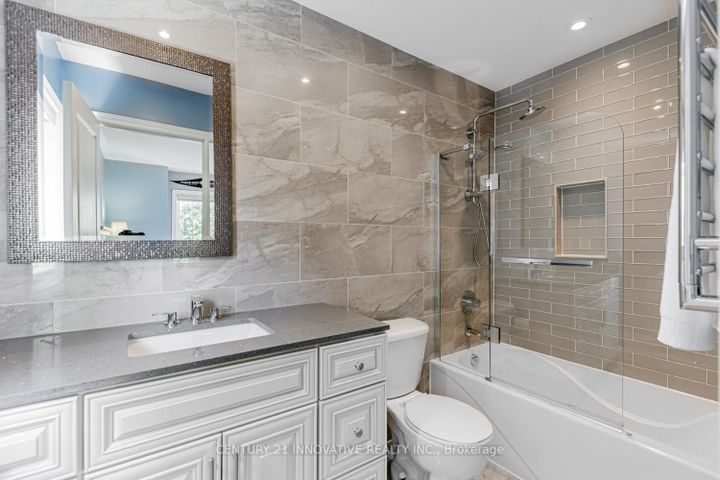 Photo 31 at 7 Stonechurch Crescent, Box Grove, Markham