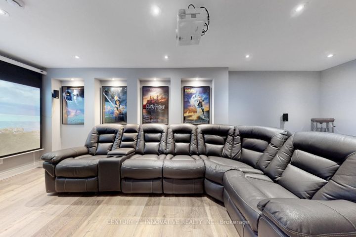 Photo 33 at 7 Stonechurch Crescent, Box Grove, Markham