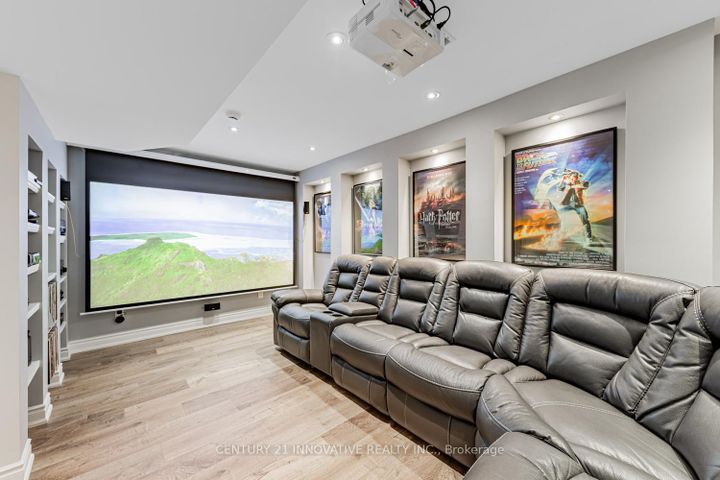 Photo 34 at 7 Stonechurch Crescent, Box Grove, Markham
