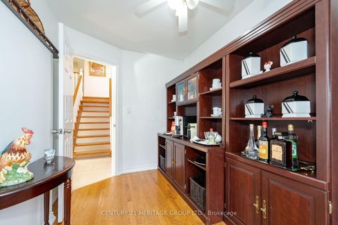 Photo 5 at 125 Anthony Road, CFB, Toronto
