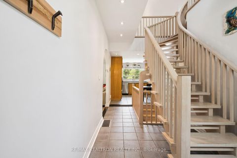 Photo 6 at 72 Walmer Road, North Richvale, Richmond Hill