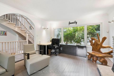 Photo 7 at 72 Walmer Road, North Richvale, Richmond Hill