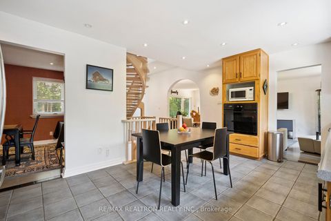 Photo 13 at 72 Walmer Road, North Richvale, Richmond Hill