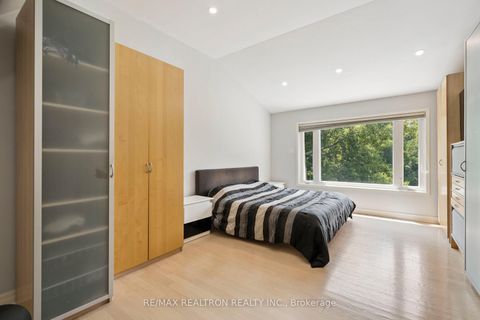 Photo 23 at 72 Walmer Road, North Richvale, Richmond Hill