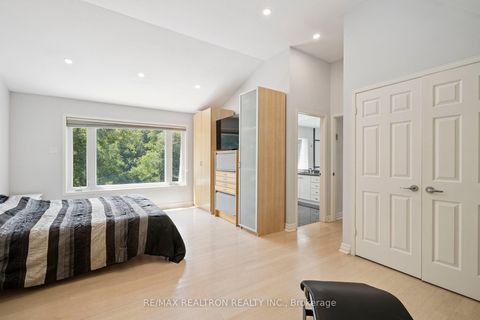 Photo 24 at 72 Walmer Road, North Richvale, Richmond Hill