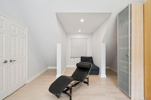 Photo 25 at 72 Walmer Road, North Richvale, Richmond Hill