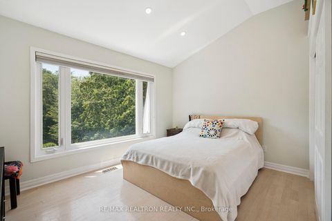 Photo 29 at 72 Walmer Road, North Richvale, Richmond Hill
