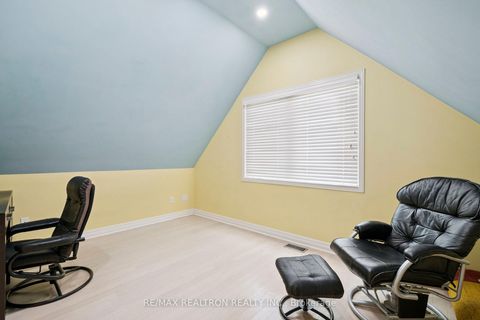 Photo 34 at 72 Walmer Road, North Richvale, Richmond Hill