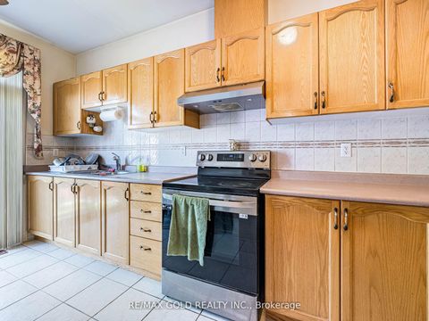 Photo 10 at 17 Mourning Dove Crescent, Malvern, Toronto