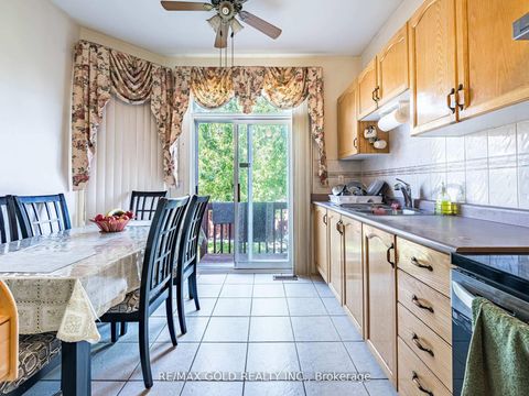 Photo 11 at 17 Mourning Dove Crescent, Malvern, Toronto