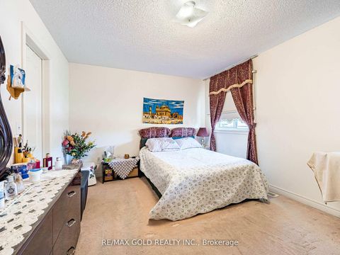 Photo 18 at 17 Mourning Dove Crescent, Malvern, Toronto