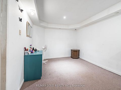 Photo 33 at 17 Mourning Dove Crescent, Malvern, Toronto