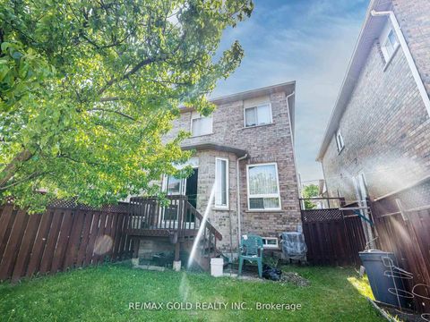Photo 37 at 17 Mourning Dove Crescent, Malvern, Toronto