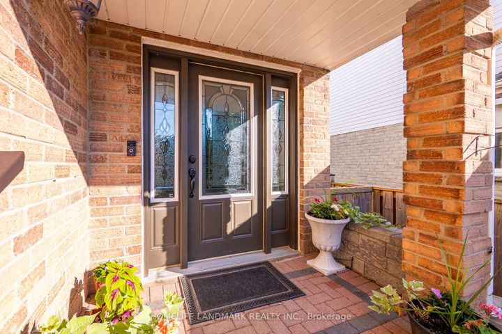 Photo 3 at 1544 Kirkrow Crescent, East Credit, Mississauga