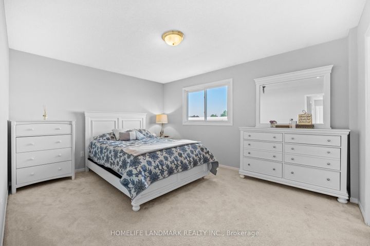 Photo 6 at 1544 Kirkrow Crescent, East Credit, Mississauga
