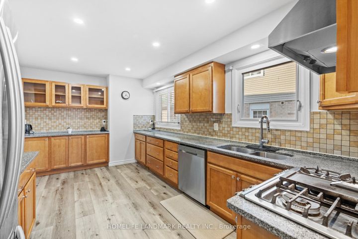 Photo 38 at 1544 Kirkrow Crescent, East Credit, Mississauga
