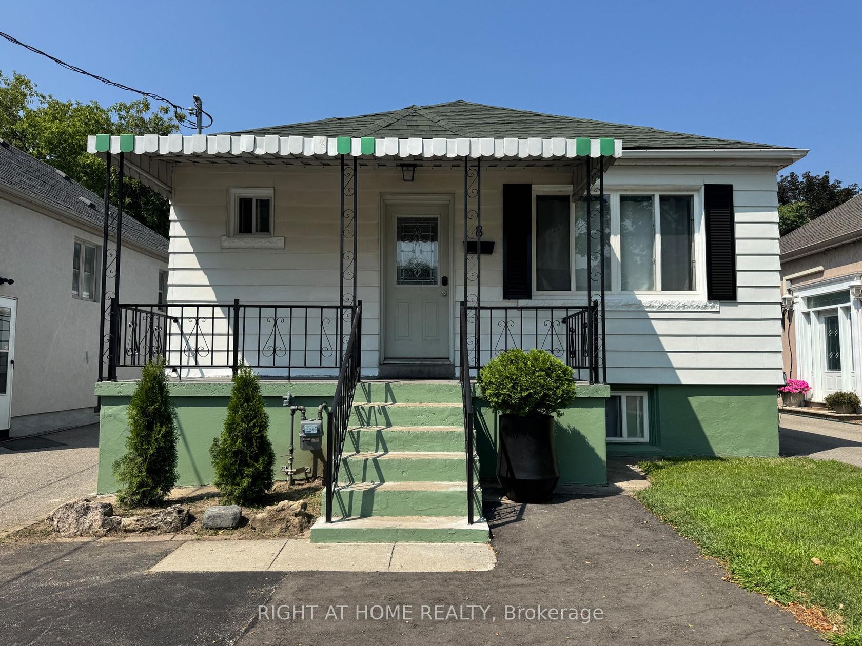 8 Culnan Avenue, City Centre West, Toronto 