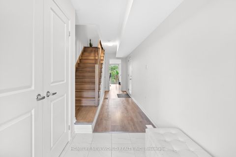 Photo 2 at 51 Woodstream Drive, Clairville, Toronto