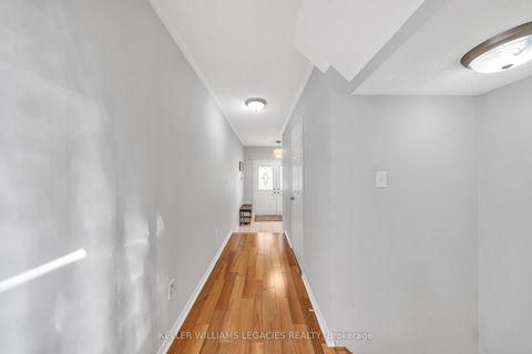 Photo 4 at 11 Neuchatel Avenue, Vellore Village, Vaughan