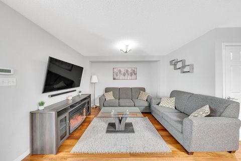 Photo 8 at 11 Neuchatel Avenue, Vellore Village, Vaughan