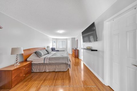 Photo 21 at 11 Neuchatel Avenue, Vellore Village, Vaughan