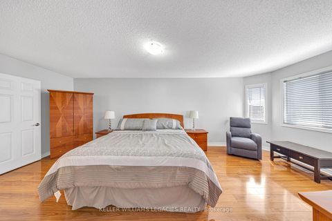 Photo 23 at 11 Neuchatel Avenue, Vellore Village, Vaughan