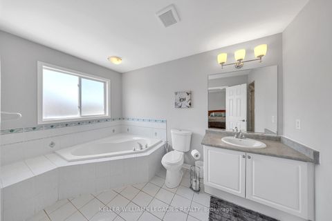 Photo 24 at 11 Neuchatel Avenue, Vellore Village, Vaughan