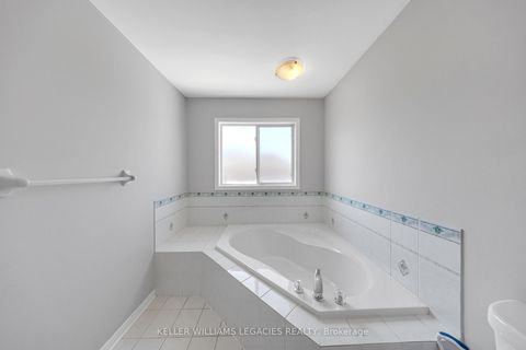 Photo 25 at 11 Neuchatel Avenue, Vellore Village, Vaughan