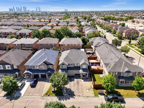 Photo 45 at 11 Neuchatel Avenue, Vellore Village, Vaughan