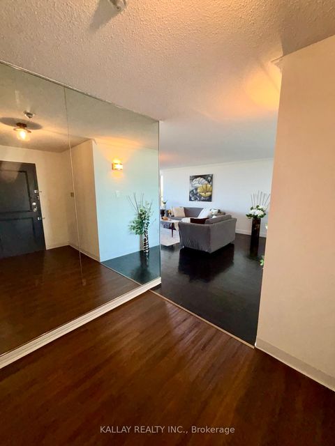 Photo 4 at 1505 - 7300 Yonge Street, Yorkhill, Vaughan