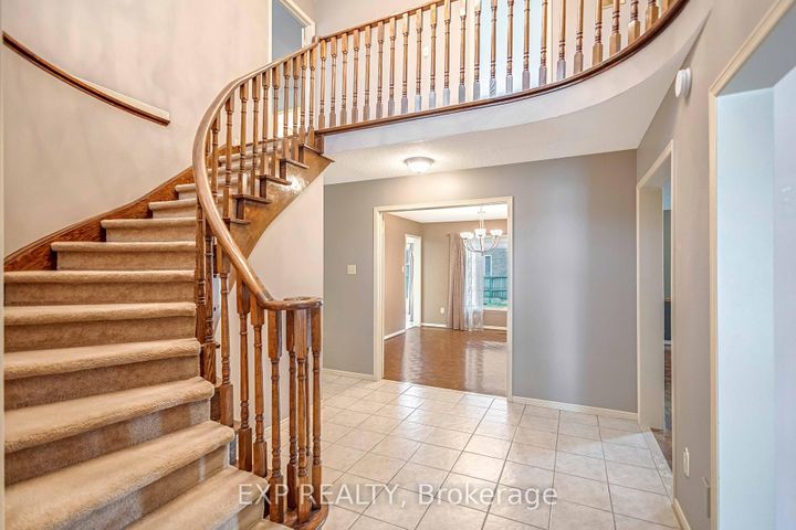 Photo 4 at 2138 The Chase, Central Erin Mills, Mississauga