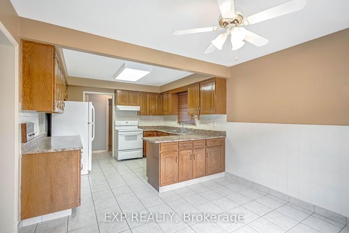 Photo 16 at 2138 The Chase, Central Erin Mills, Mississauga