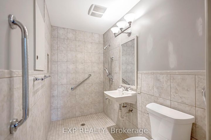 Photo 19 at 2138 The Chase, Central Erin Mills, Mississauga
