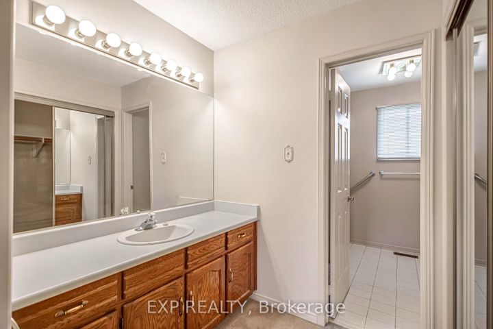 Photo 22 at 2138 The Chase, Central Erin Mills, Mississauga