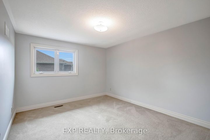 Photo 24 at 2138 The Chase, Central Erin Mills, Mississauga