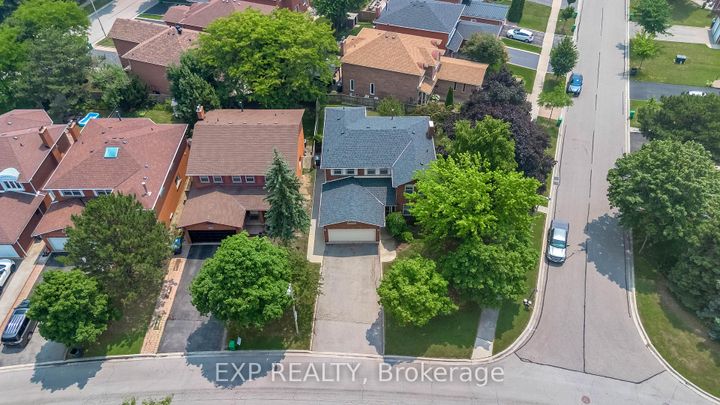 Photo 30 at 2138 The Chase, Central Erin Mills, Mississauga