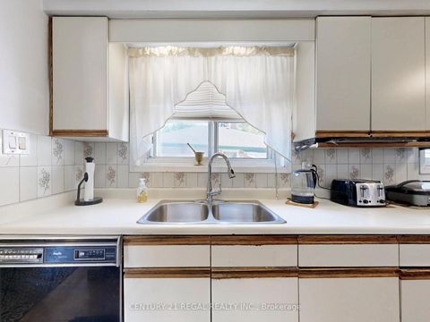 Photo 15 at 94 Billington Crescent, Donalda, Toronto