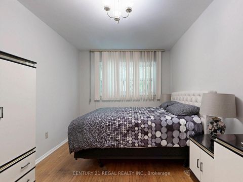 Photo 30 at 94 Billington Crescent, Donalda, Toronto